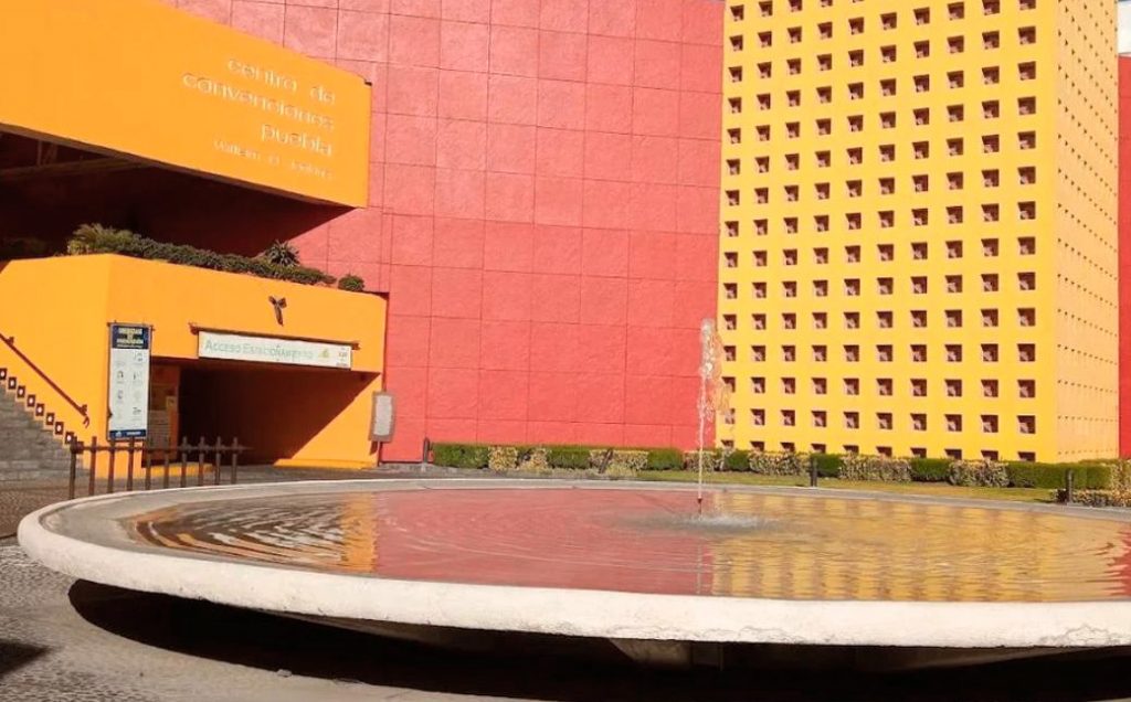 Asaltan a organizadores del Mega Outlet en Centro de Convenciones de Puebla