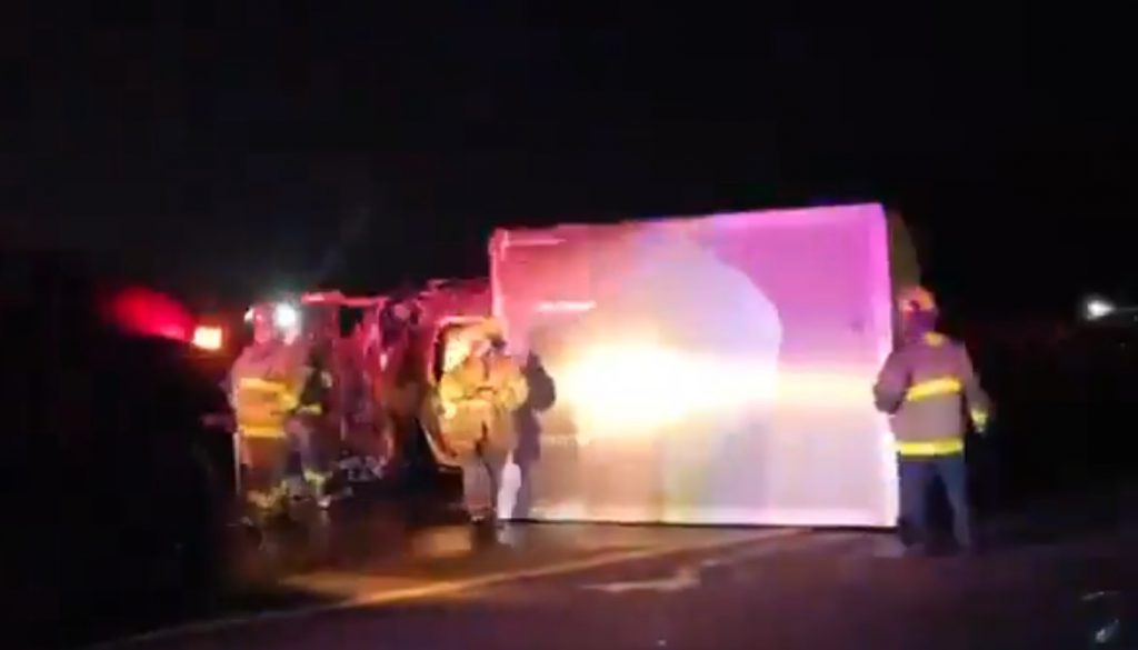 Conductor muere calcinado tras volcadura en la autopista Siglo XXI rumbo a Atlixco