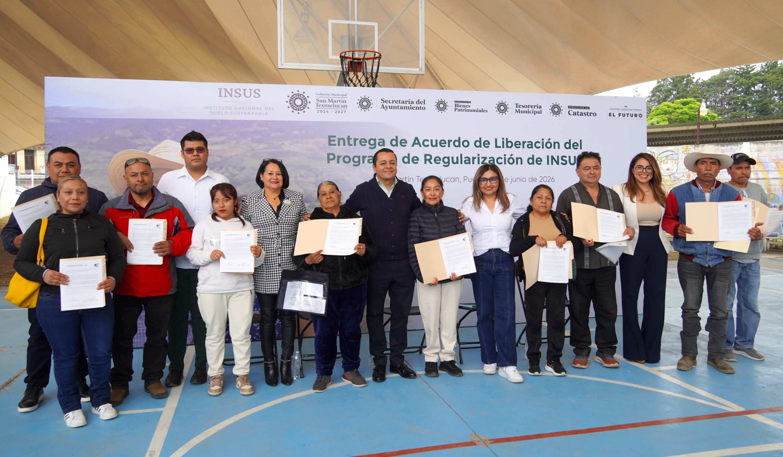 GOBIERNO DE TEXMELUCAN E INSUS FORTALECEN LA CERTEZA JURÍDICA DE LAS FAMILIAS CON FIRMA DE CONVENIO