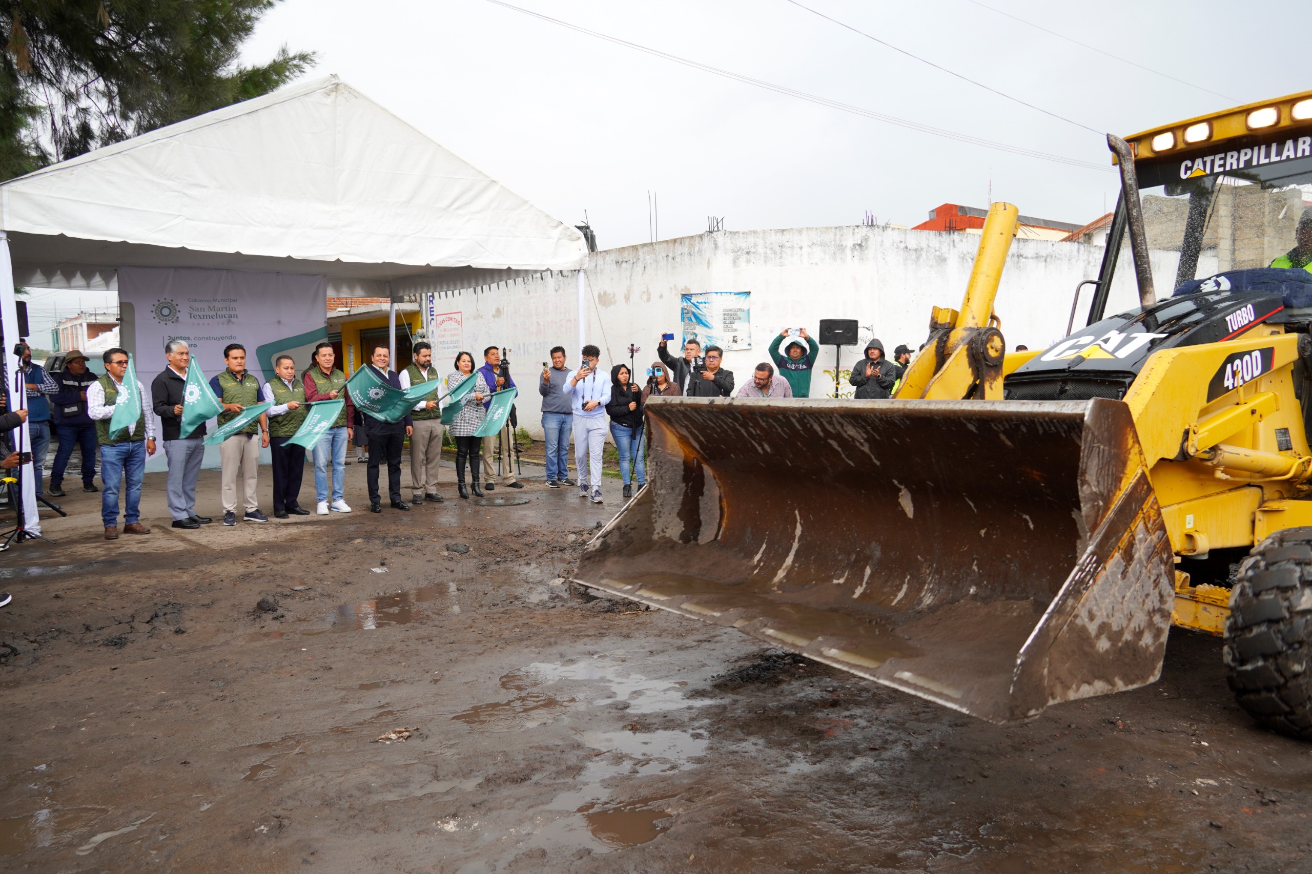 CON UNA INVERSIÓN DE 8 MDP, GOBIERNO DE TEXMELUCAN INICIA PAVIMENTACIÓN DE LA CALLE COFRE DE PEROTE EN LA CIUDAD