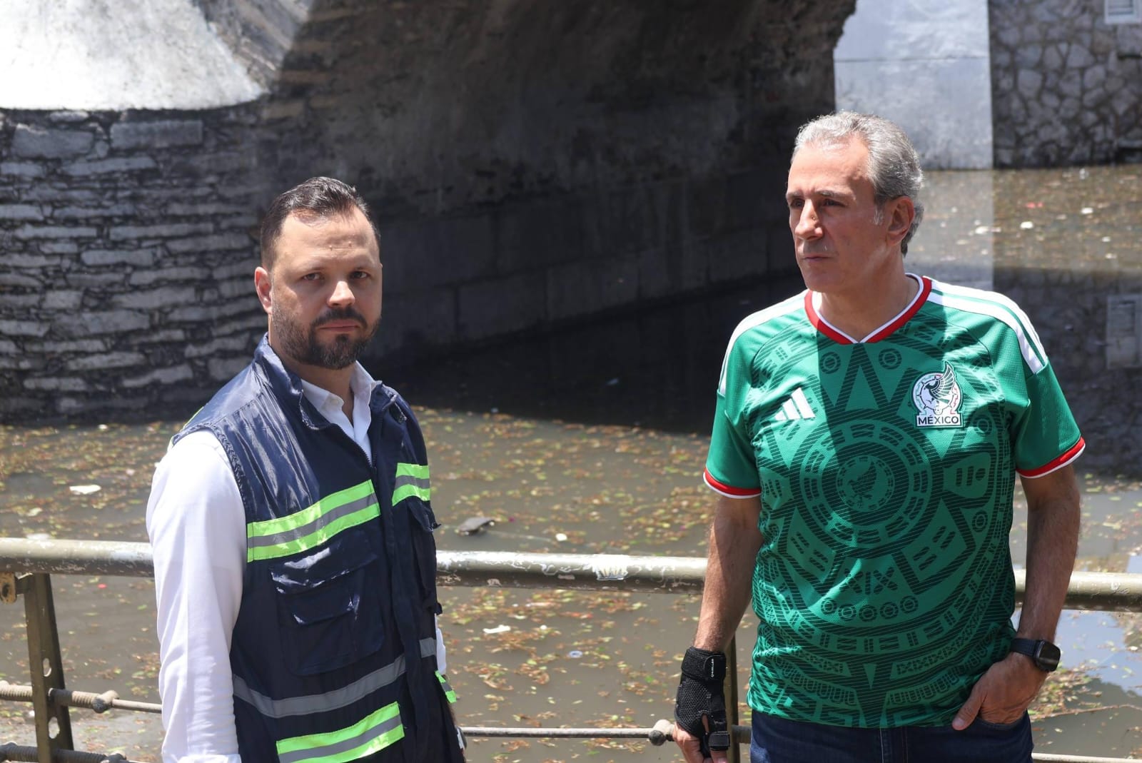 Supervisa Pepe Chedraui labores de drenado en el Puente de Ovando para restablecer la circulación segura