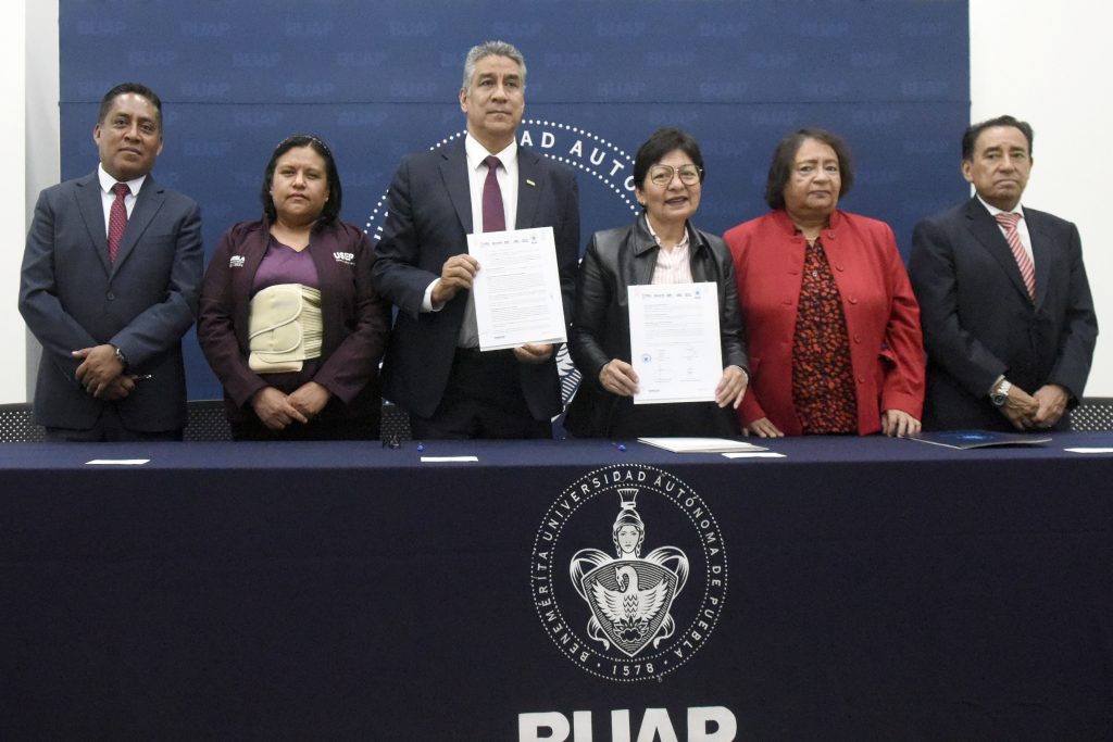 Signan convenio de colaboración BUAP y la USEP