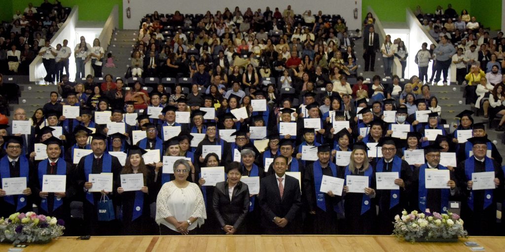 Egresados de la Universidad para Adultos son un referente para nuestra institución: Rectora Lilia Cedillo