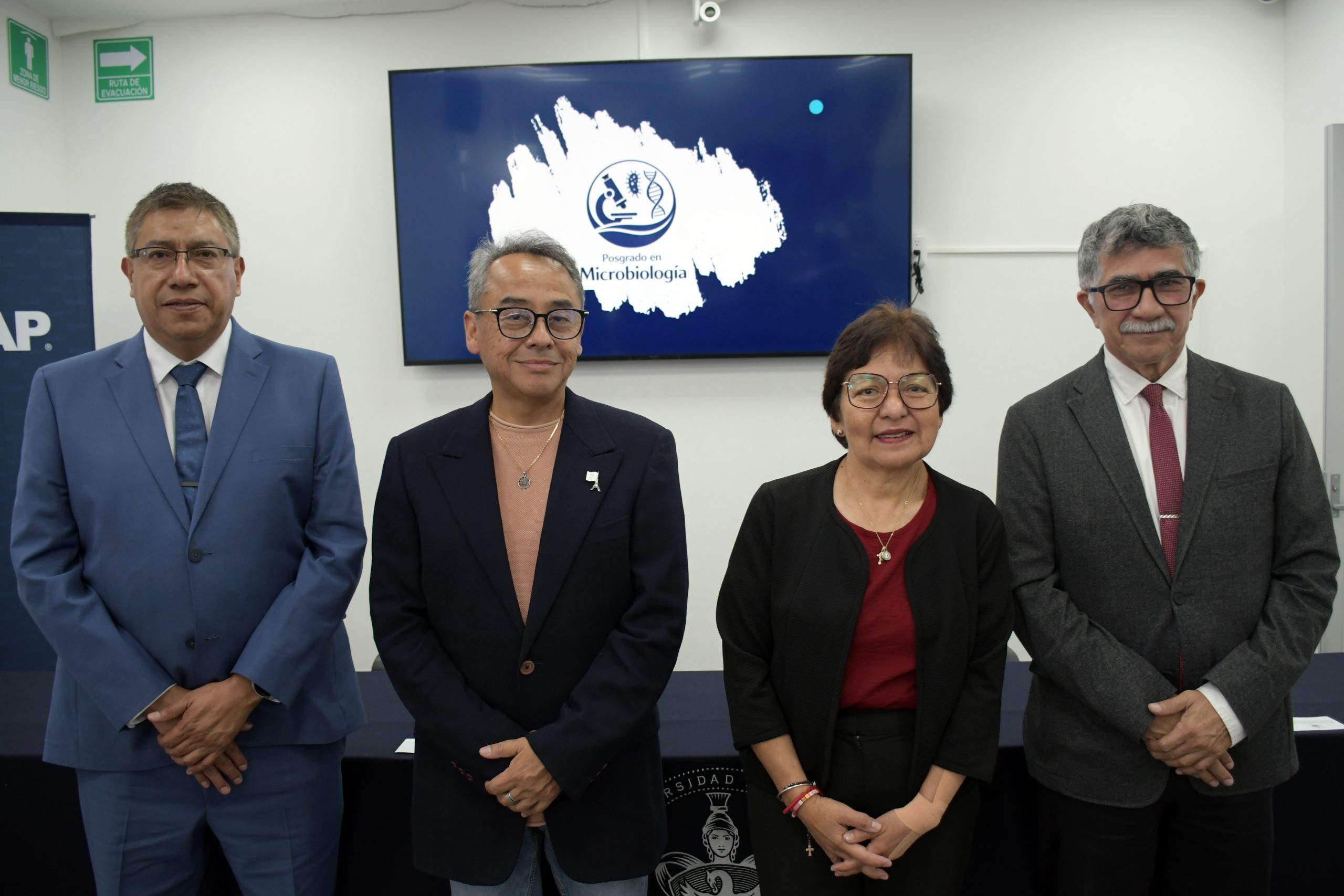 Reconoce Rectora Lilia Cedillo calidad del Posgrado en Microbiología