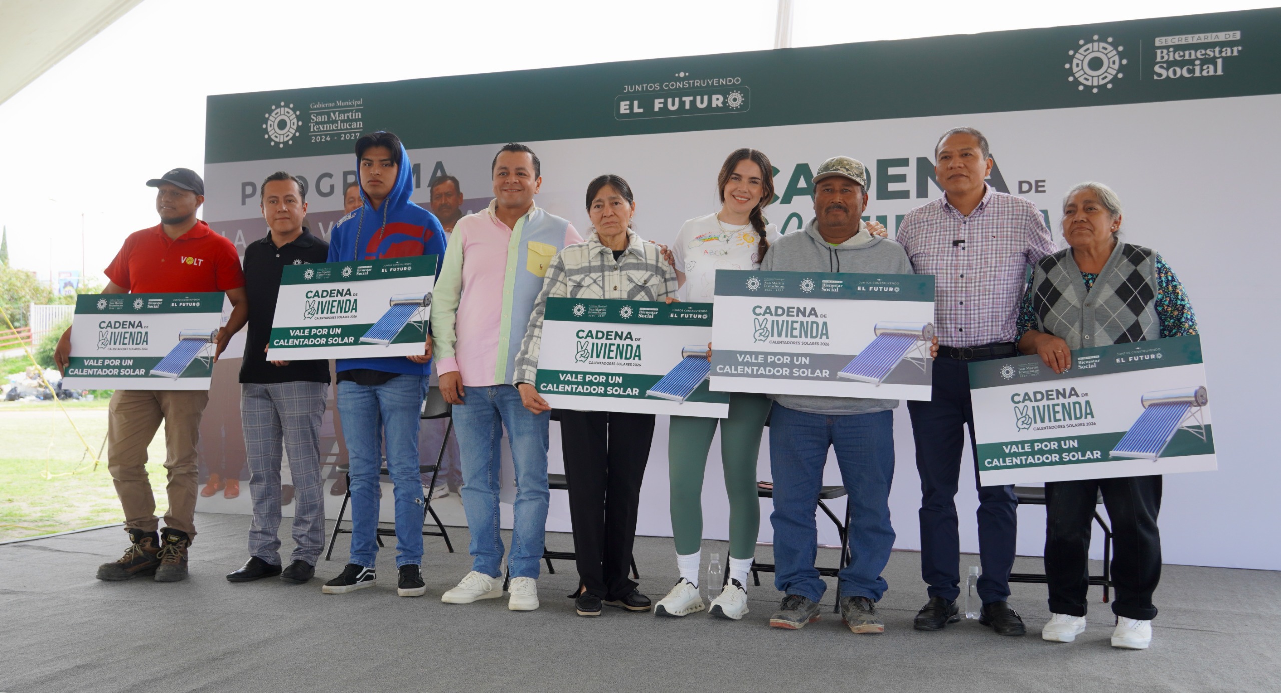 BIENESTAR Y SUSTENTABILIDAD: GOBIERNO DE TEXMELUCAN ENTREGA 120 CALENTADORES SOLARES A FAMILIAS DEL MUNICIPIO