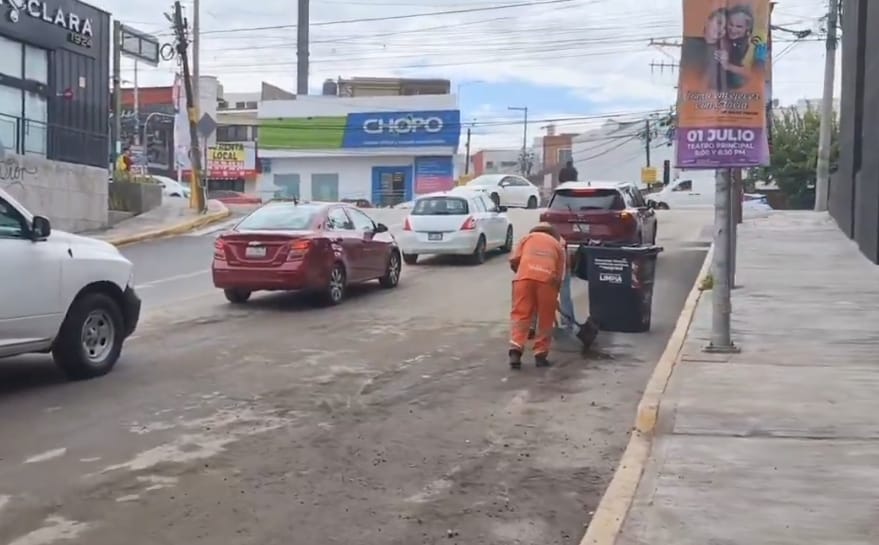 Locatarios de Plaza Zavaleta reportan pérdidas por inundaciones; exigen solución al drenaje