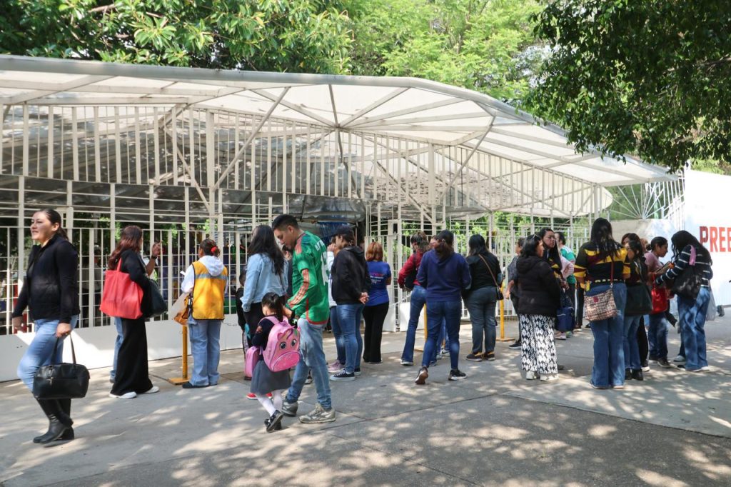 Más de 292 mil estudiantes de Puebla requieren atención médica