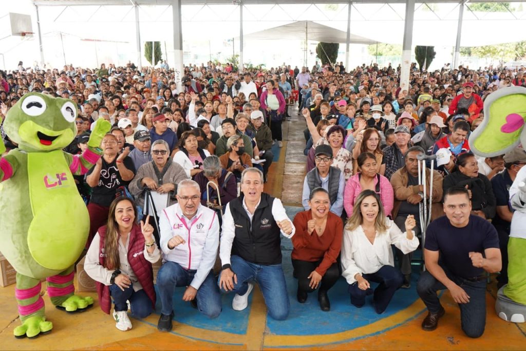 Pepe Chedraui entregó despensas del programa “Alimentación Imparable” en Agua Santa