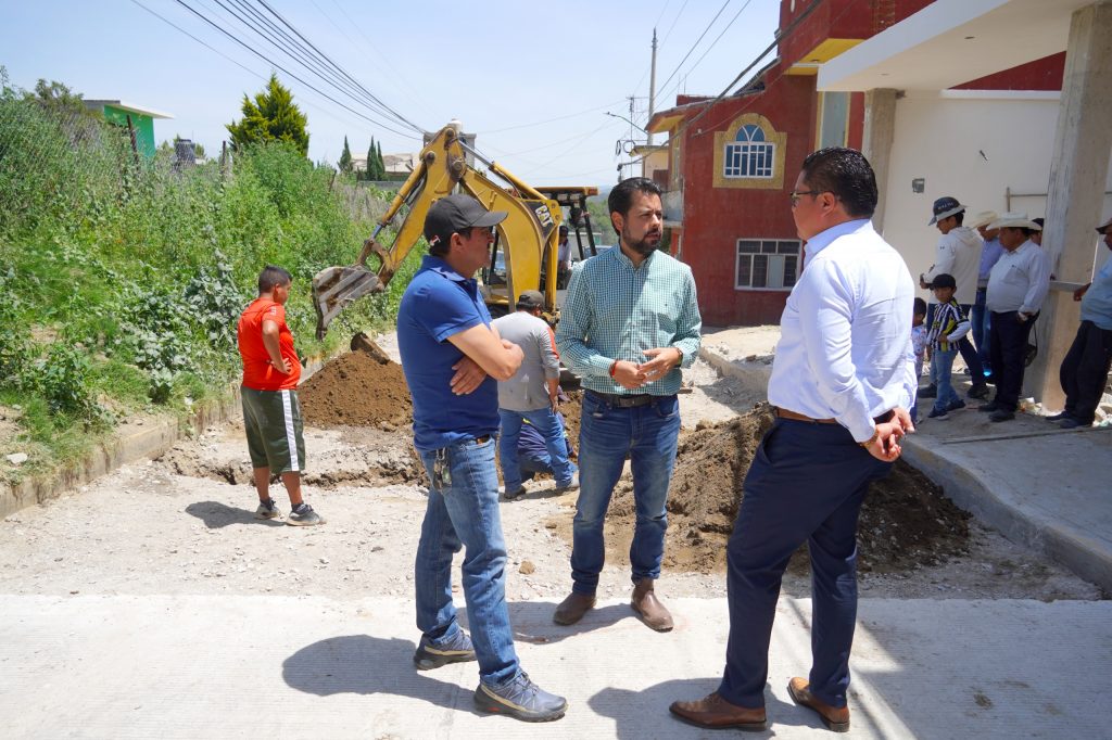 GOBIERNO DE TEXMELUCAN INICIA REPARACIÓN DE LA CALLE 5 DE MAYO EN TLANALAPAN PARA GARANTIZAR UNA VIALIDAD SEGURA Y DURADERA