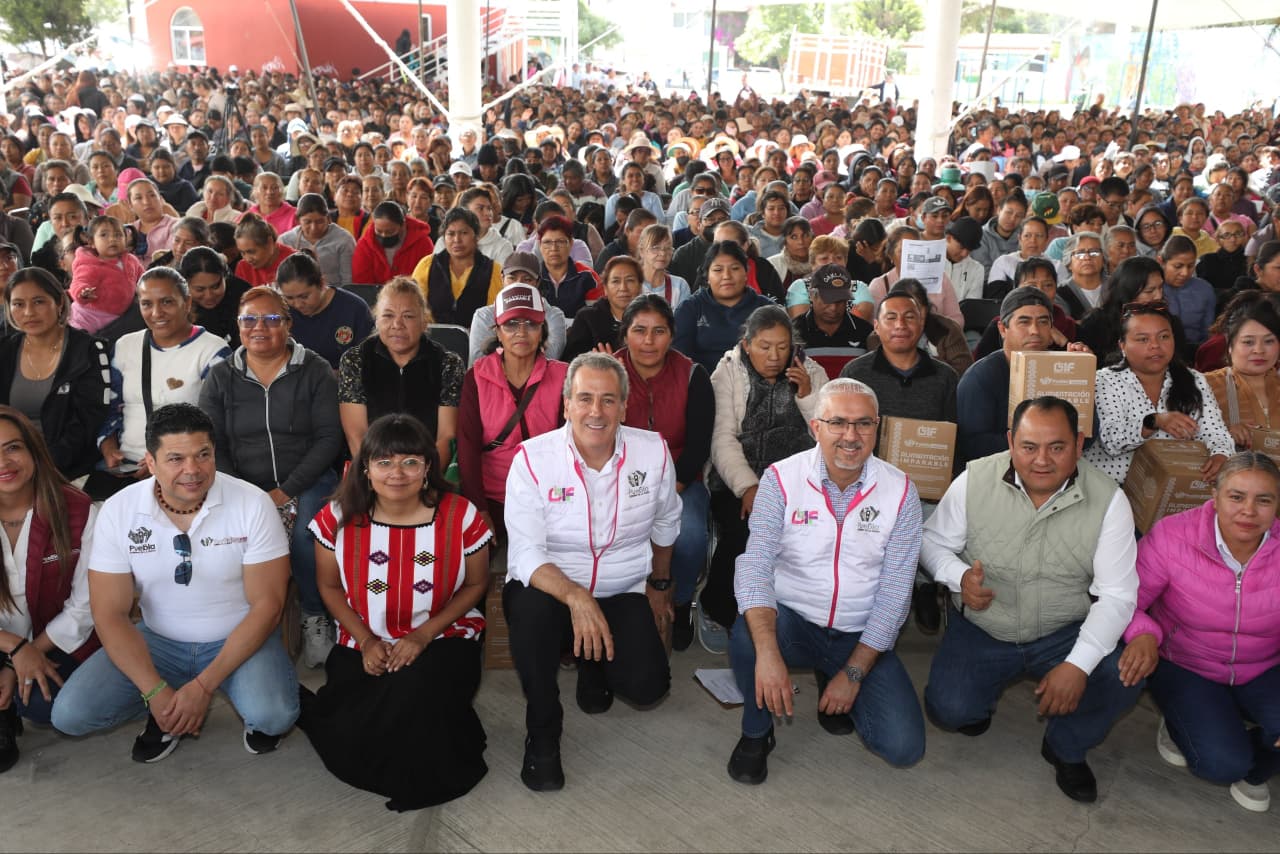 Entrega Pepe Chedraui apoyos del programa Alimentación Imparable en Xonacatepec