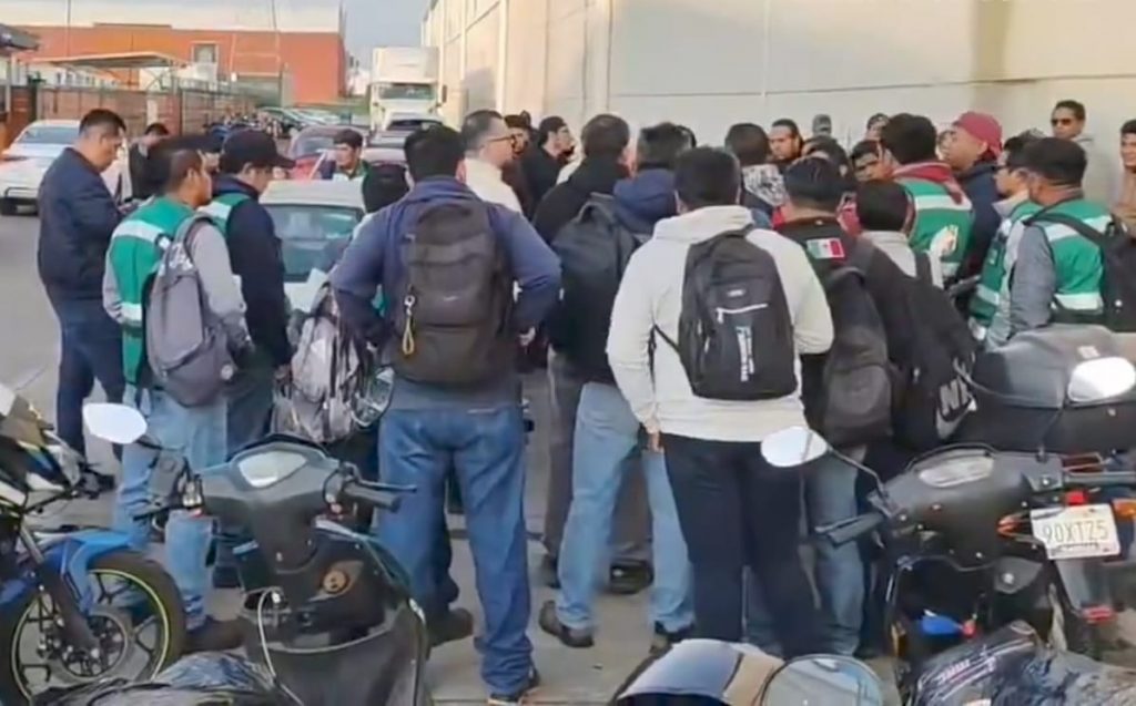 Despiden a 64 trabajadores de empresa de transporte que presta servicio a Truper en Cuautlancingo