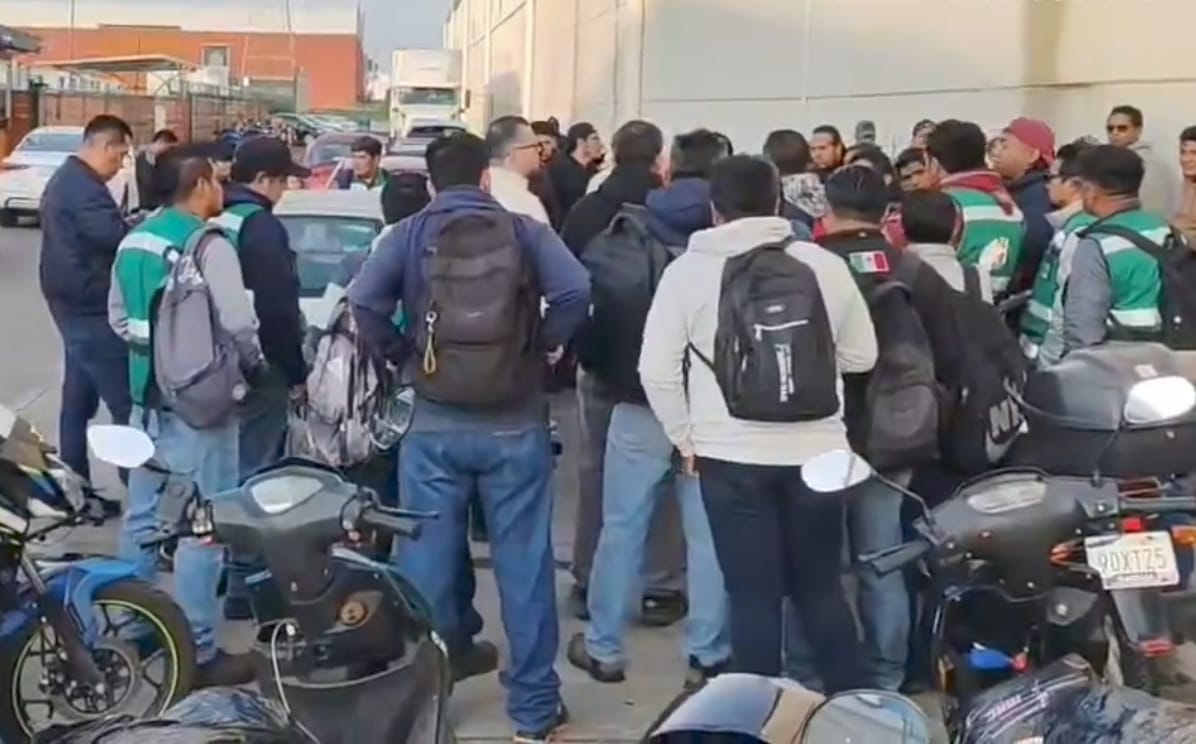 Despiden a 64 trabajadores de empresa de transporte que presta servicio a Truper en Cuautlancingo