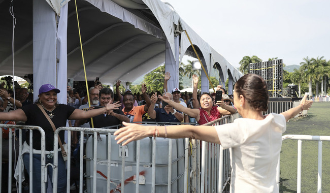 Cuando caminamos juntas, no hay nada que nos detenga; somos centro de la Transformación: Presidenta entrega Pensión Mujeres Bienestar