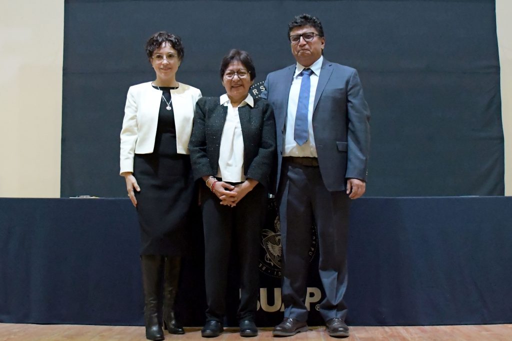 Dicta conferencia en la BUAP la subgobernadora del Banco de México