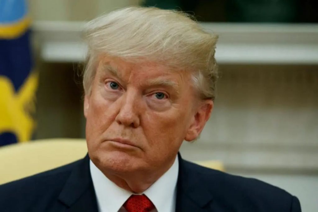 Trump amenaza con bombardear a Omán si interviene en diálogo con Irán
