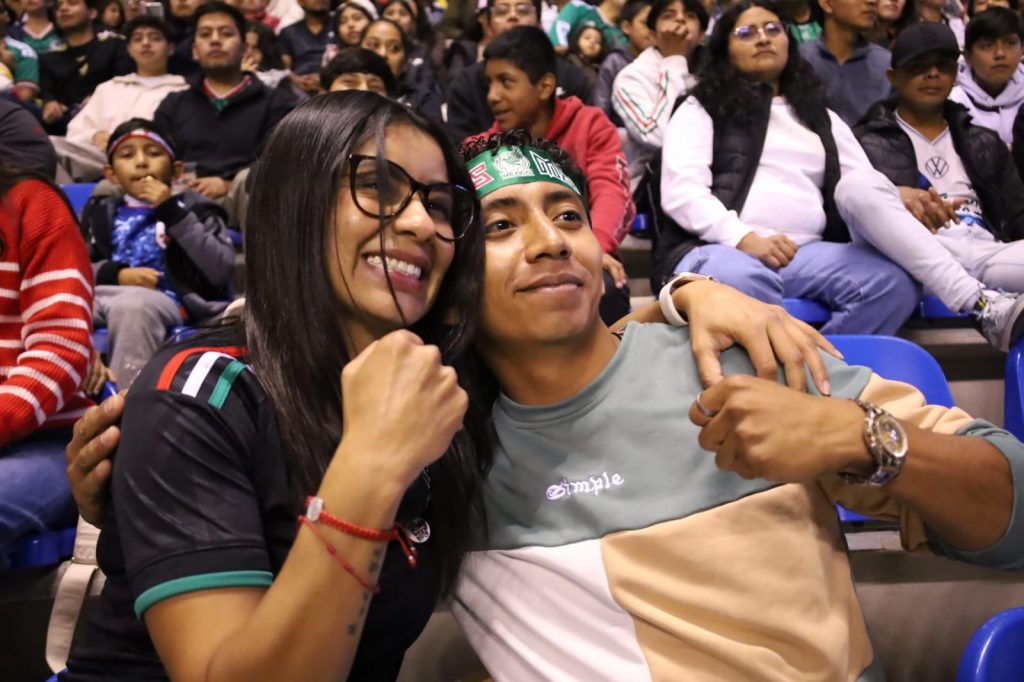 Gaby “La Bonita” Sánchez celebra con las familias poblanas el pase de México al Mundial Sub-20