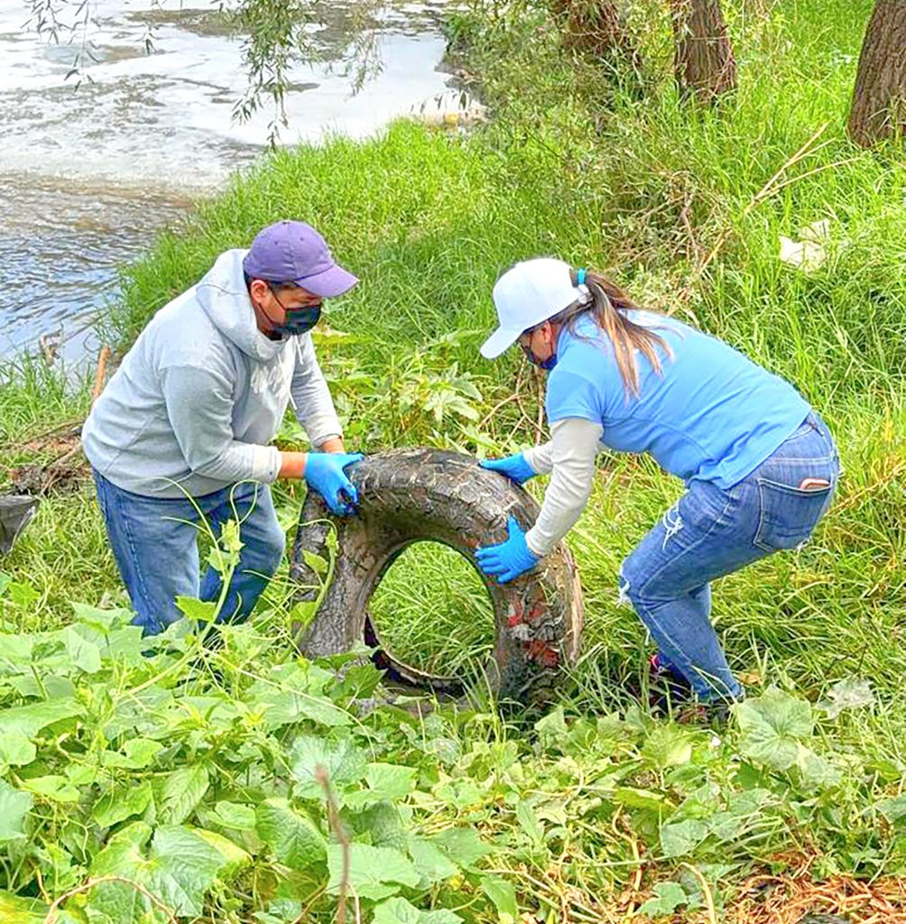 GOBIERNO DE TEXMELUCAN Y SOSAPATEX SE SUMAN A LA JORNADA DE LIMPIEZA Y REFORESTACIÓN DEL RÍO ATOYAC