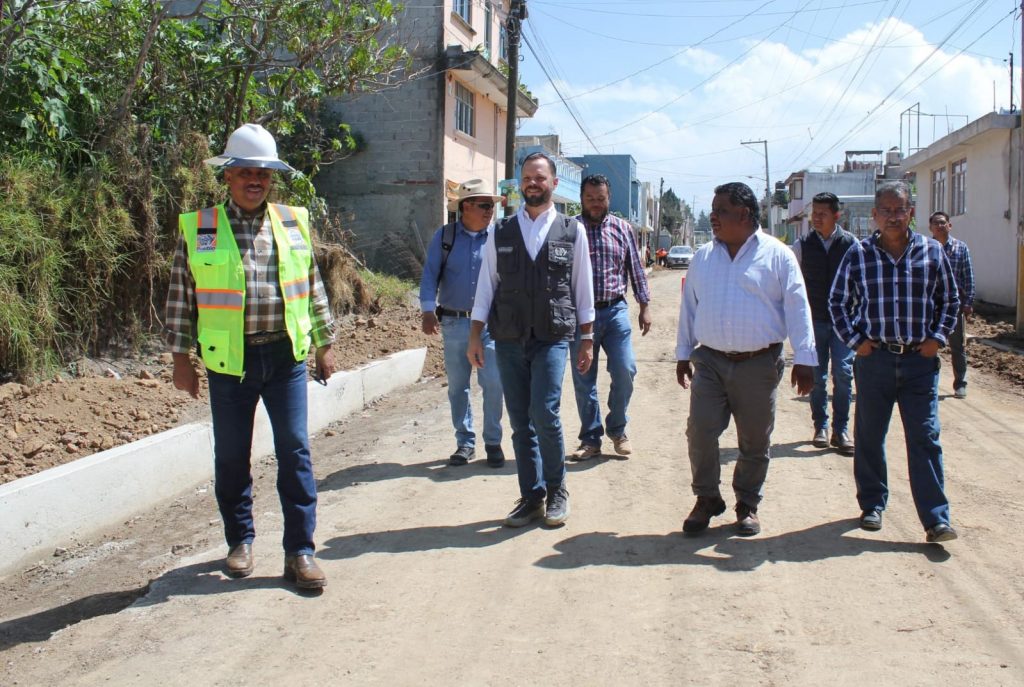 Avanza Gobierno de Pepe Chedraui con trabajos de rehabilitación vial en San Sebastián de Aparicio