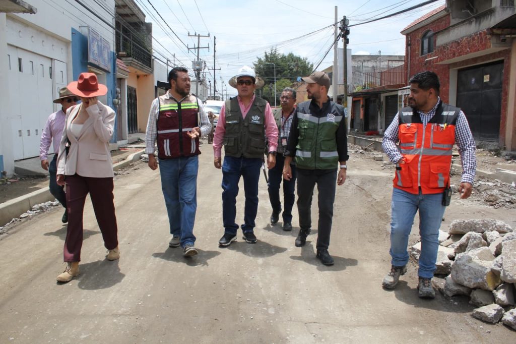 Supervisa Gobierno de Pepe Chedraui trabajos de rehabilitación vial en San Felipe Hueyotlipan