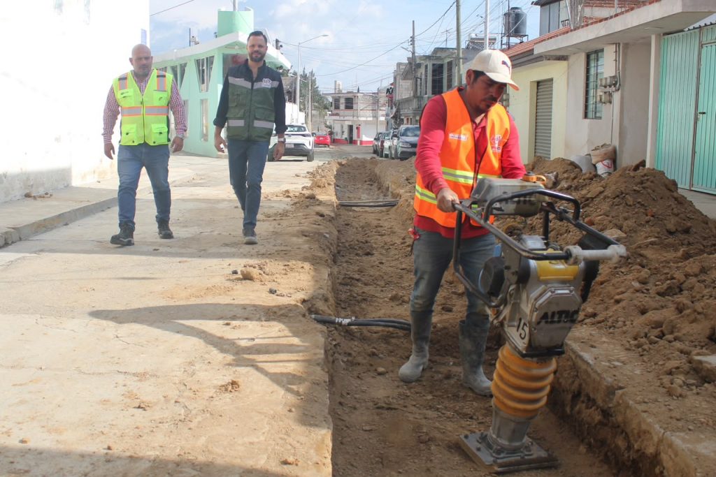 Supervisa Gobierno de Pepe Chedraui construcción de red de alcantarillado sanitario en la Junta Auxiliar Ignacio Romero Vargas