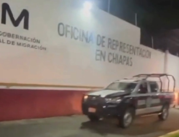 Migrantes cubanos protagonizan motín en Tapachula para evitar su deportación