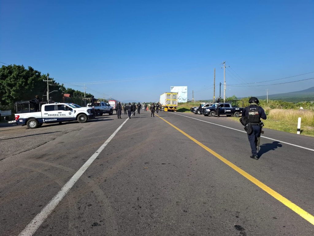 Ramírez Bedolla despliega operativo con Sedena y Guardia Nacional tras narcobloqueos en Michoacán
