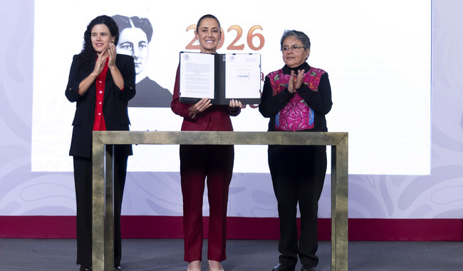 Presidenta Claudia Sheinbaum firma decreto para fortalecer la transparencia en el Gobierno de México