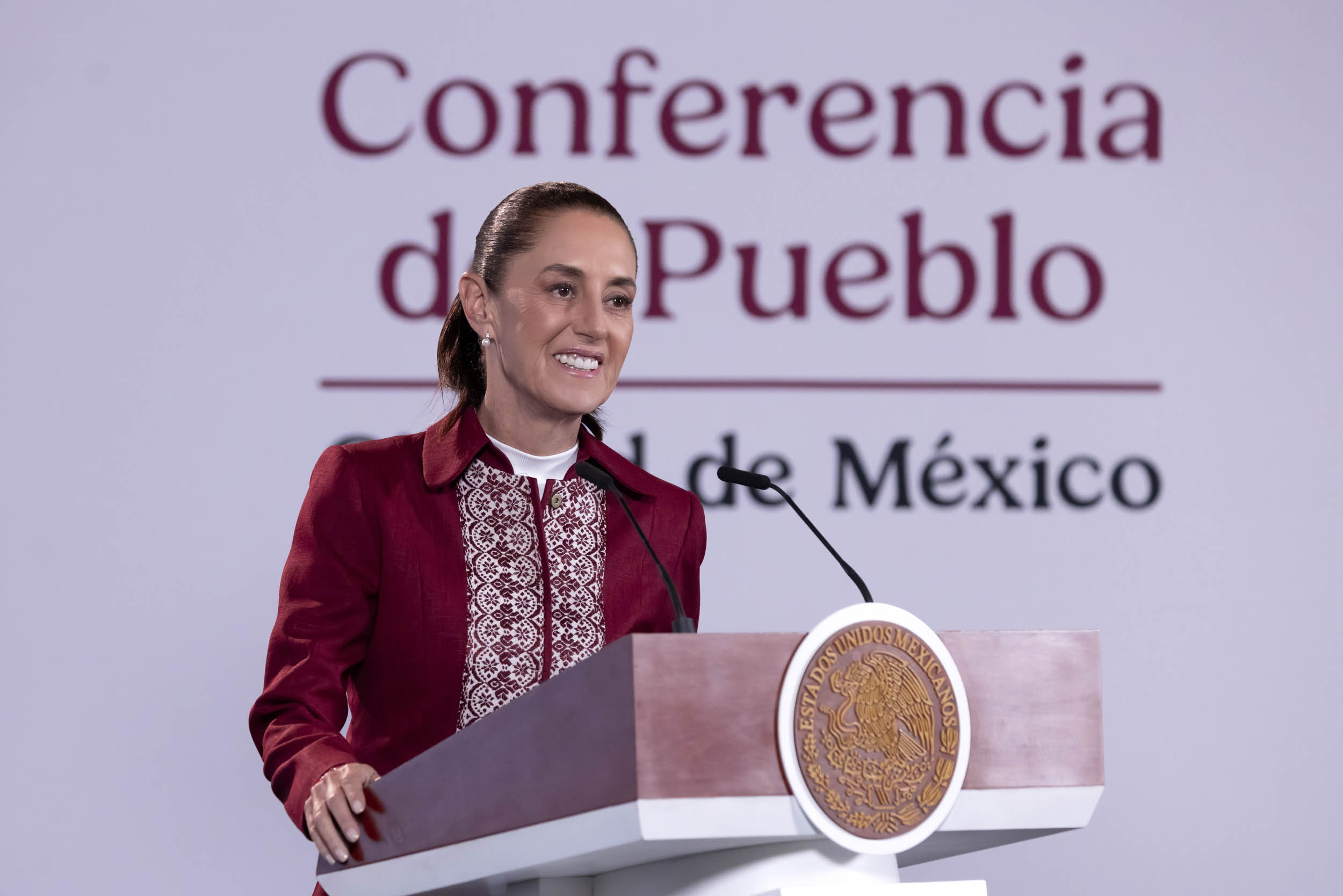 Sheinbaum cuestiona prueba PISA y afirma que México tuvo una menor caída que otros países
