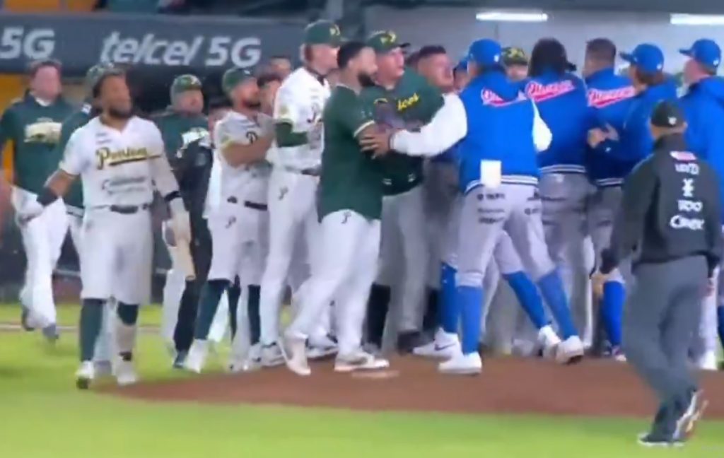 De la derrota al castigo, la LMB sanciona a seis jugadores tras la pelea entre Pericos y Olmecas