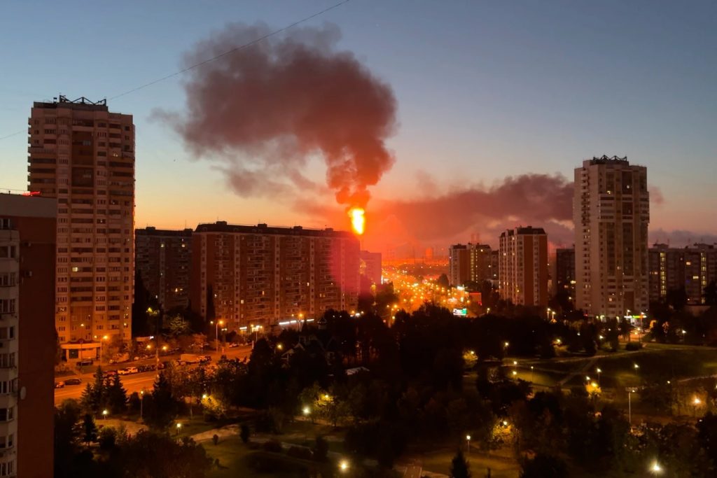 Ucrania lanza su mayor ofensiva de drones contra Moscú