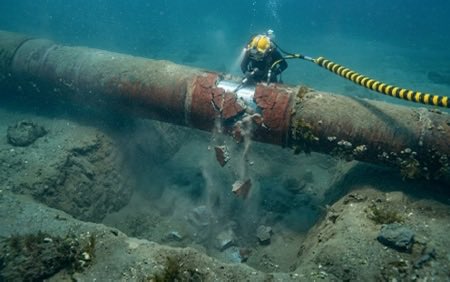 Pemex confirma fuga de crudo en ducto de Ek-Balam en Campeche