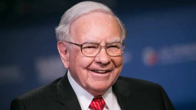 Warren Buffett deja presidencia de Berkshire Hathaway; Howard Buffett asumirá el cargo
