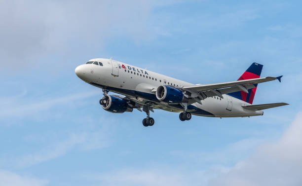 Humo en la cabina obliga a un avión de Delta con 296 pasajeros a desviarse y aterrizar de emergencia en Portugal