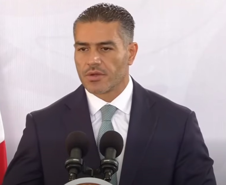 Sepultan al tecladista de Camilo Séptimo y su familia; presuntos culpables fueron trasladados al penal de Barrientos