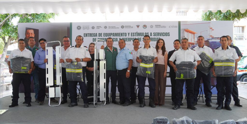 Gobierno de Juan Manuel Alonso entrega equipamiento y apoyos económicos a cuerpos de seguridad y de emergencia