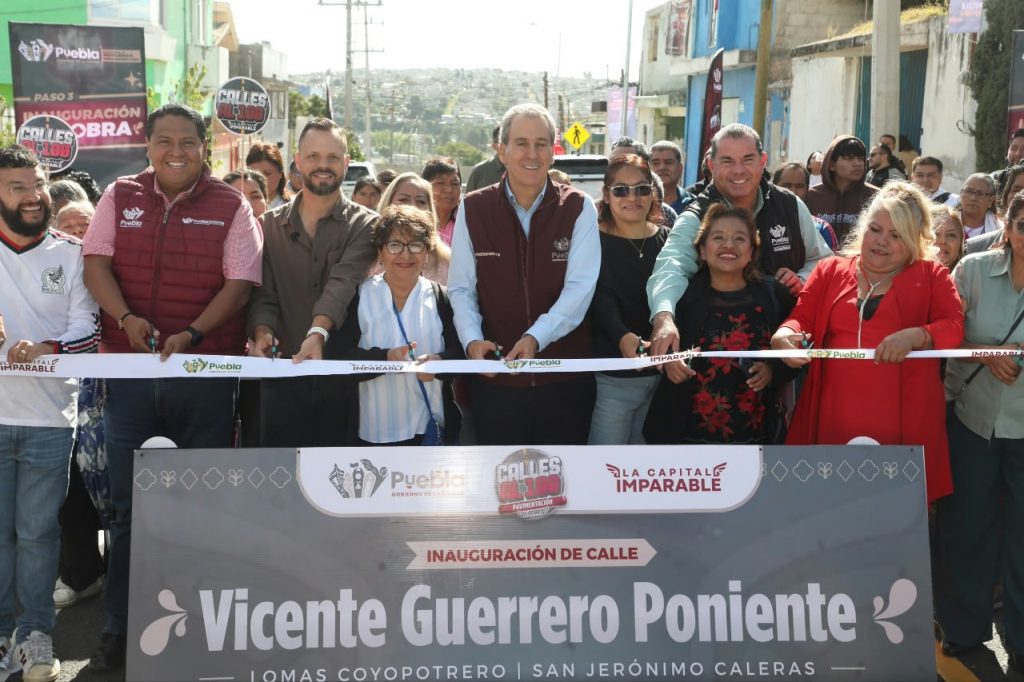 Entrega Pepe Chedraui obras de pavimentación en la Junta Auxiliar de San Jerónimo Caleras