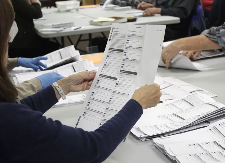Estados Unidos inicia elecciones legislativas con voto por correo en Carolina del Norte