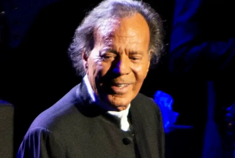 Dos exempleadas de Julio Iglesias vuelven a denunciarlo por presunta agresión sexual