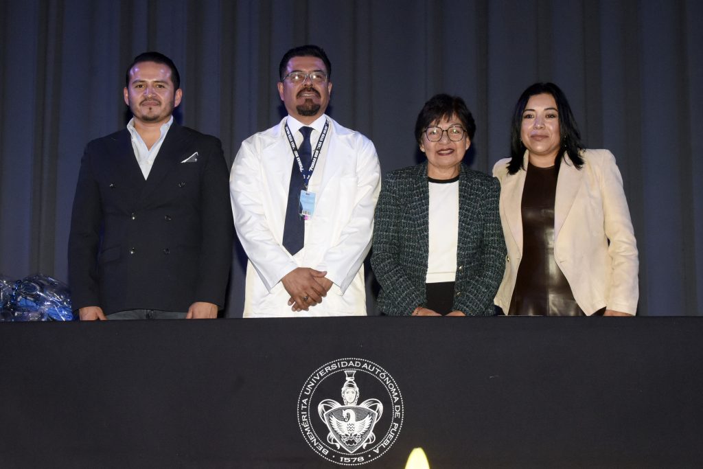 Reconoce Rectora Lilia Cedillo a médicas y médicos del Hospital Universitario de Puebla