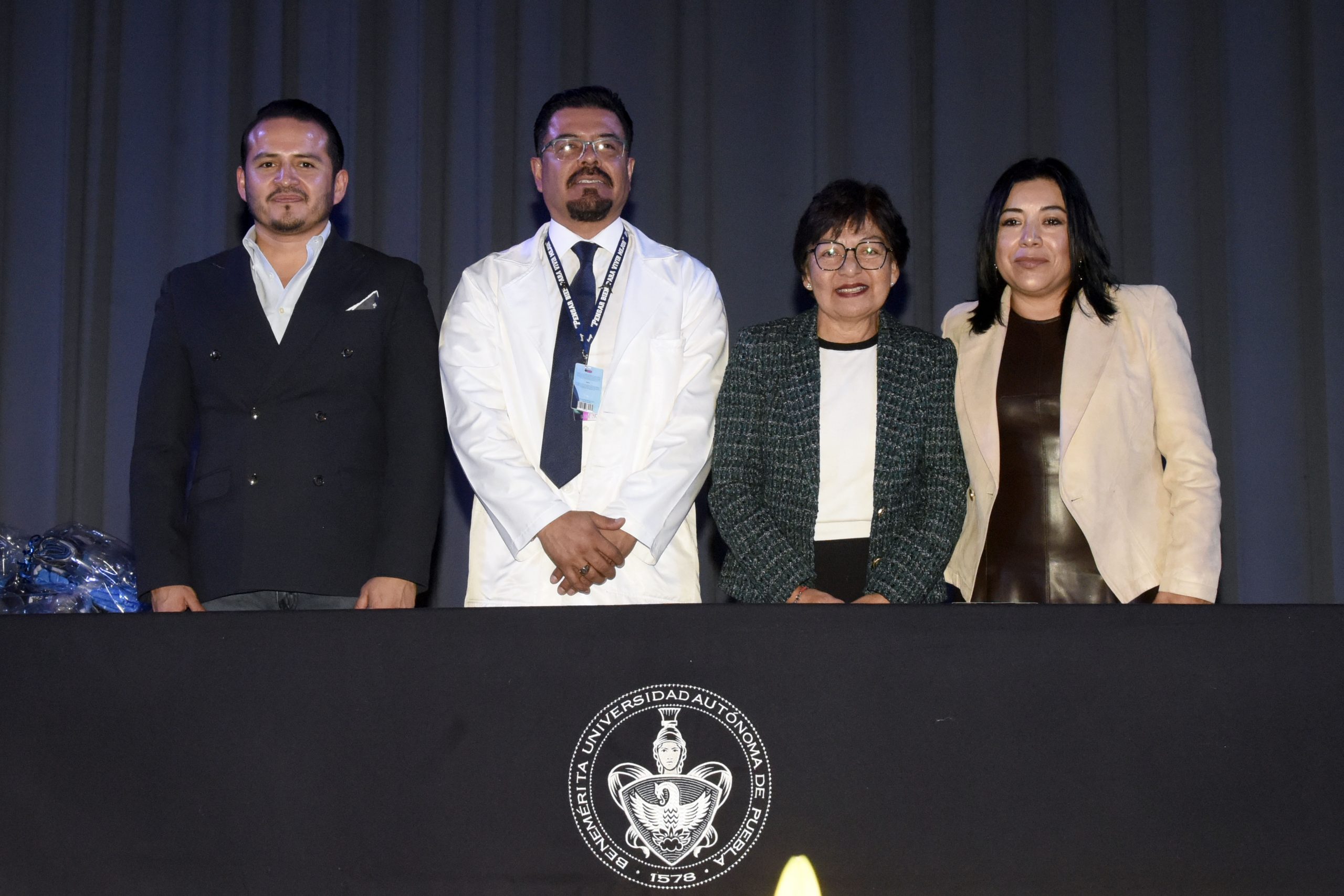 Reconoce Rectora Lilia Cedillo a médicas y médicos del Hospital Universitario de Puebla