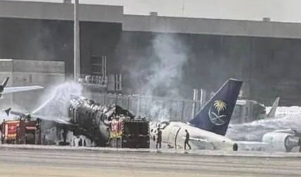 Ataque contra aeropuerto de Riad deja 17 muertos y 309 heridos; Trump evalúa posible intervención