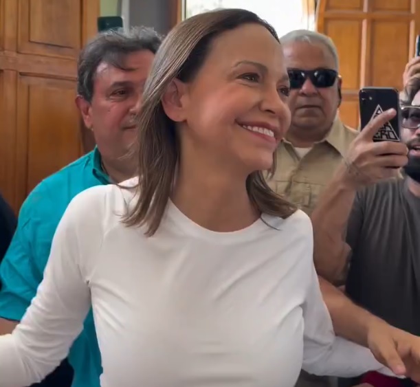 María Corina Machado regresa a Venezuela tras más de 10 meses en el exilio