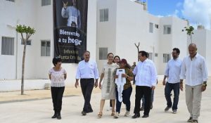 Presidenta Claudia Sheinbaum en entrega de 432 Viviendas para el Bienestar y liquidación de créditos impagables en Umán, Yucatán