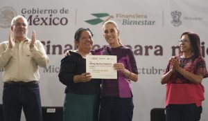 Presidenta Claudia Sheinbaum al cumplir meta de 56 mil 500 créditos FINABIEN en Michoacán para que mujeres emprendan